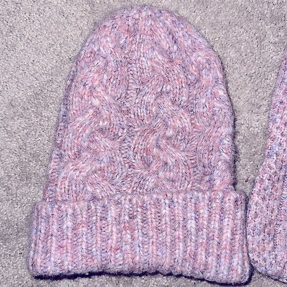 Old Navy Beanie and Gloves! - Picture 4 of 8